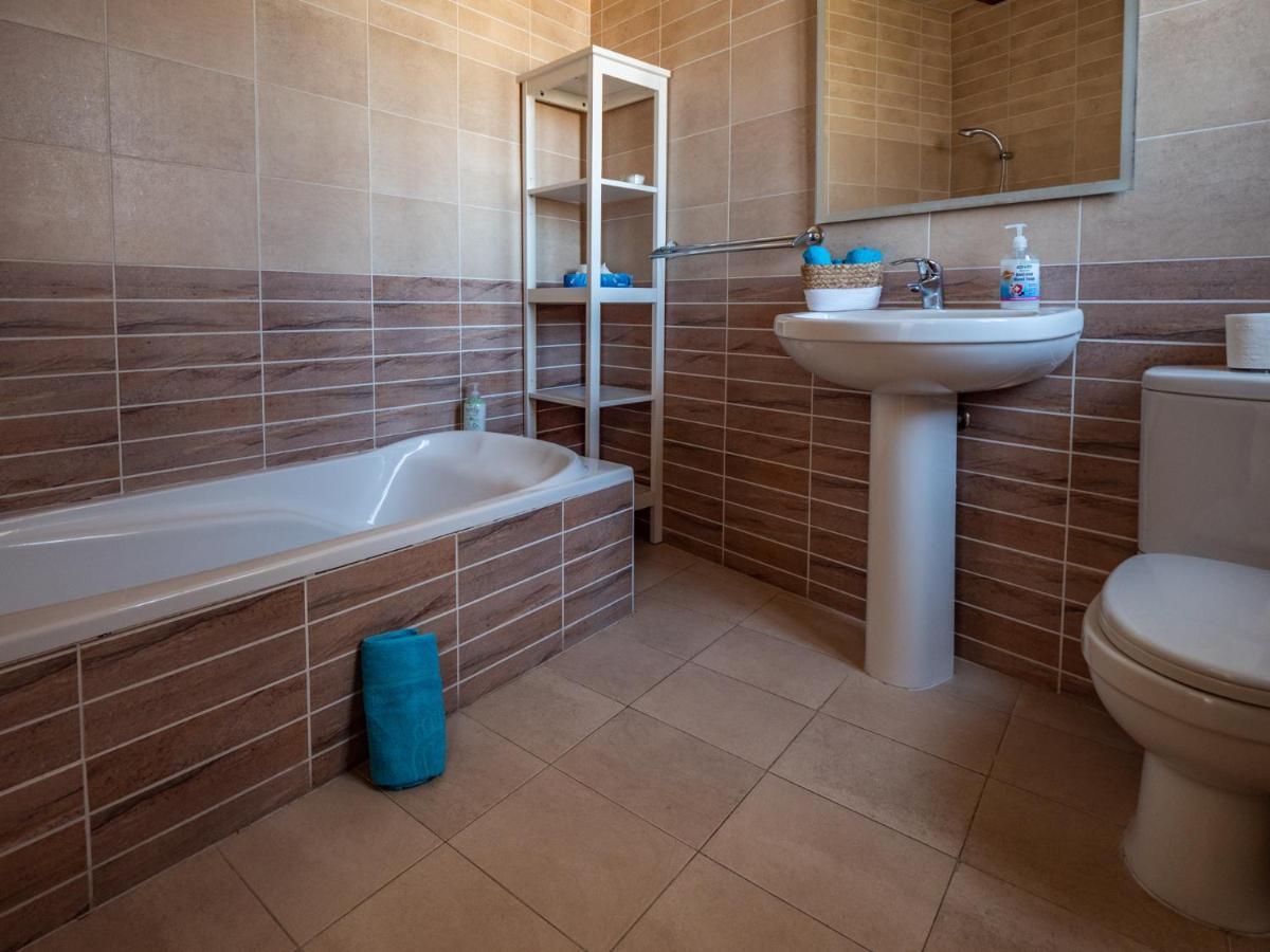 250 Yo Tal-Bambinu Boutique Farmhouse Xagħra Buitenkant foto